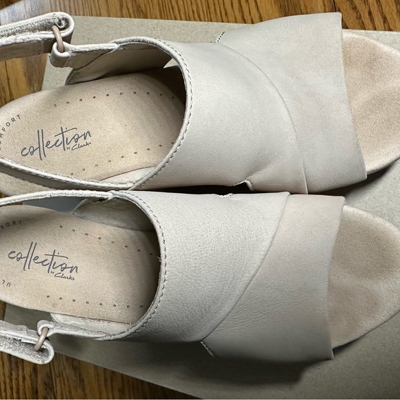 Like new in original box Clarks Annadel Sky Wedge Sandal size 7.5 Sand Nubuck - Picture 8 of 8